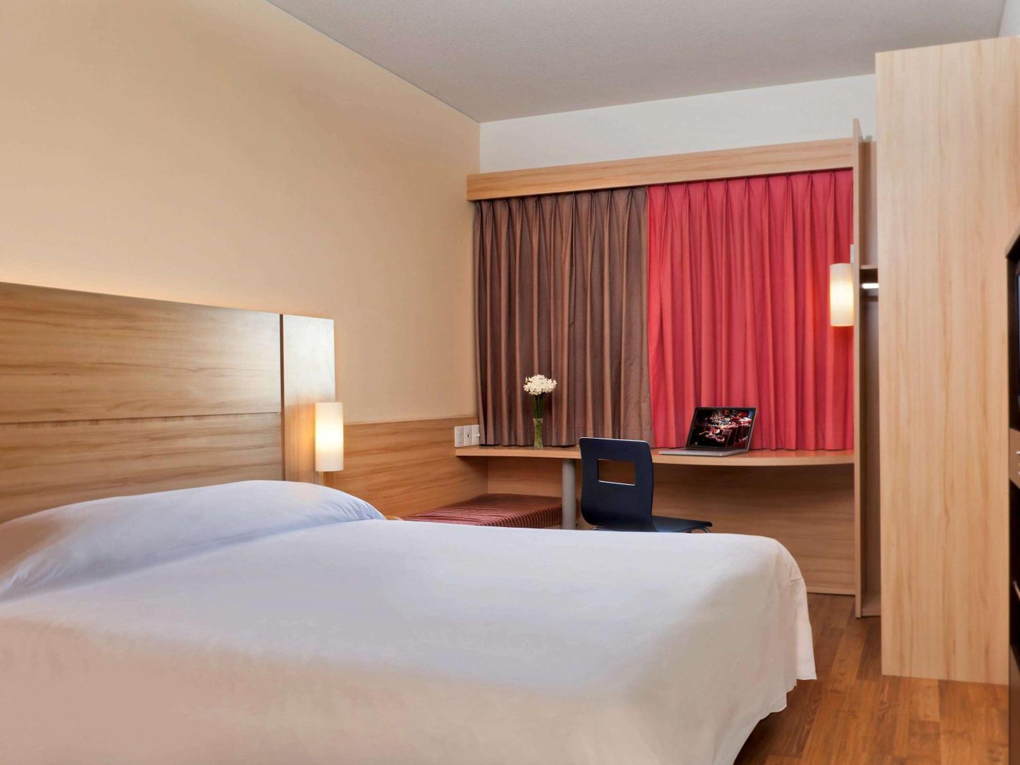 Ibis Santiago Estacion Central Hotel ภายนอก รูปภาพ