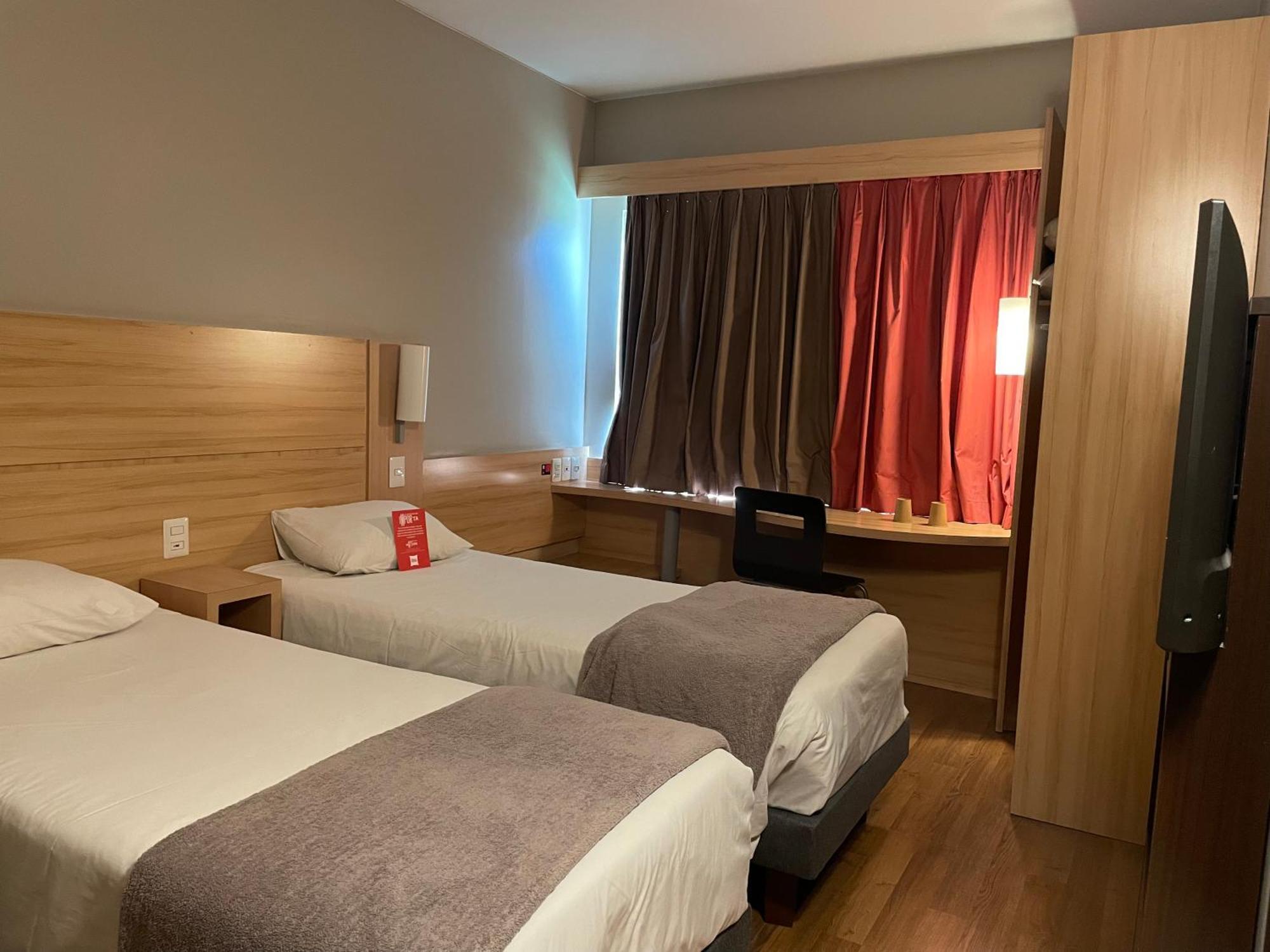 Ibis Santiago Estacion Central ภายนอก รูปภาพ